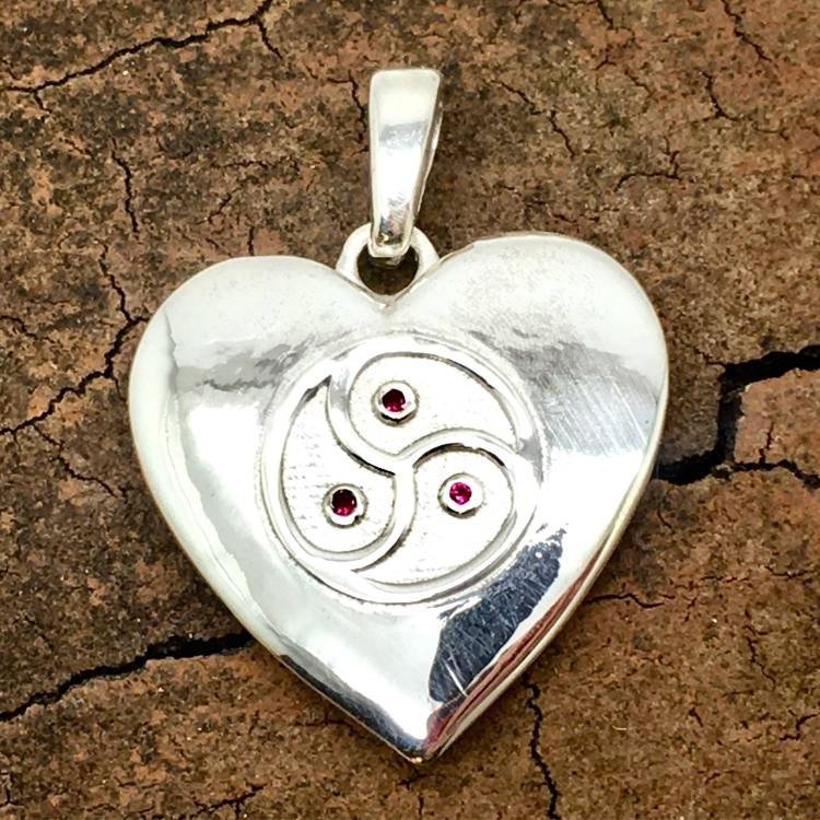 Медальон сердечко