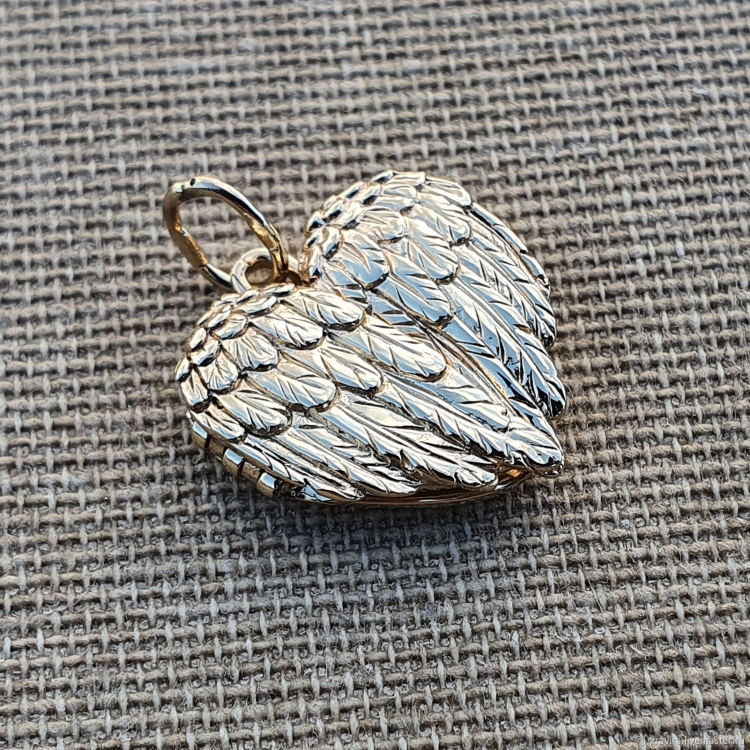 Кулон открывающийся