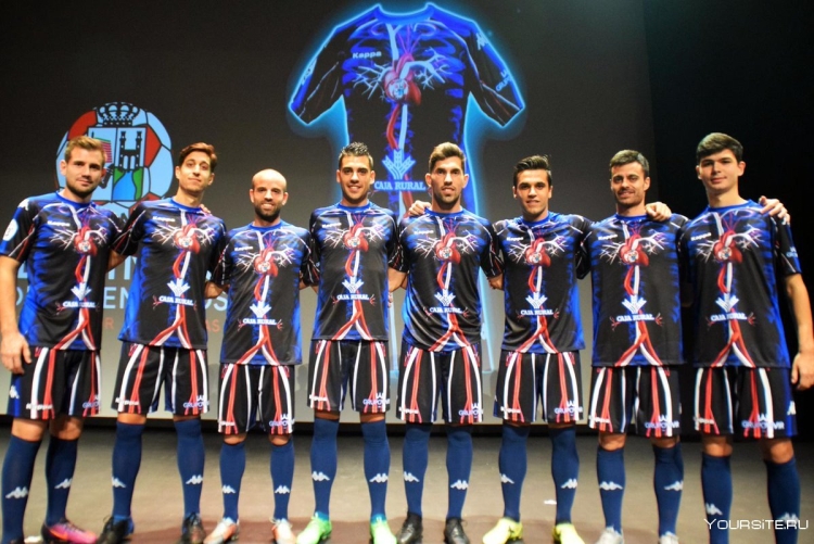 Необычная футбольная форма