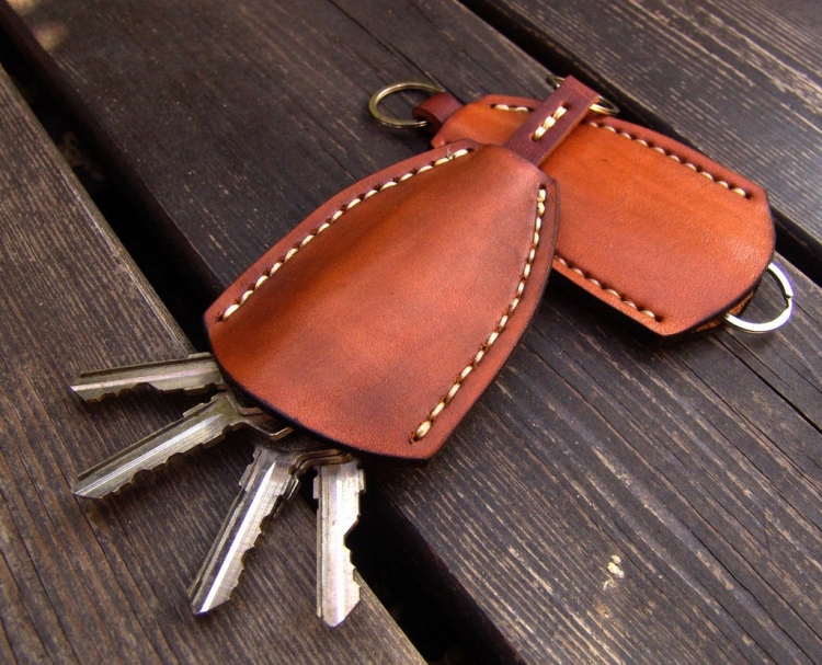 Ключница из кожи