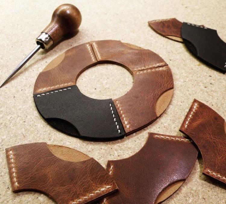 Изделия из кусочков кожи