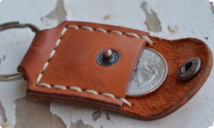 Сувенирные изделия из кожи