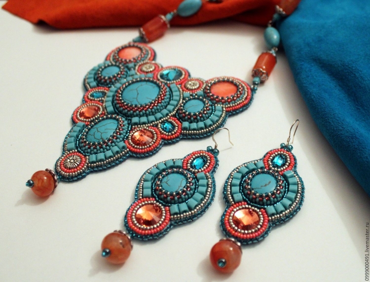 Украшения вышитые бисером