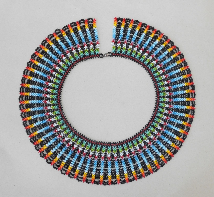 Воротник из бисера