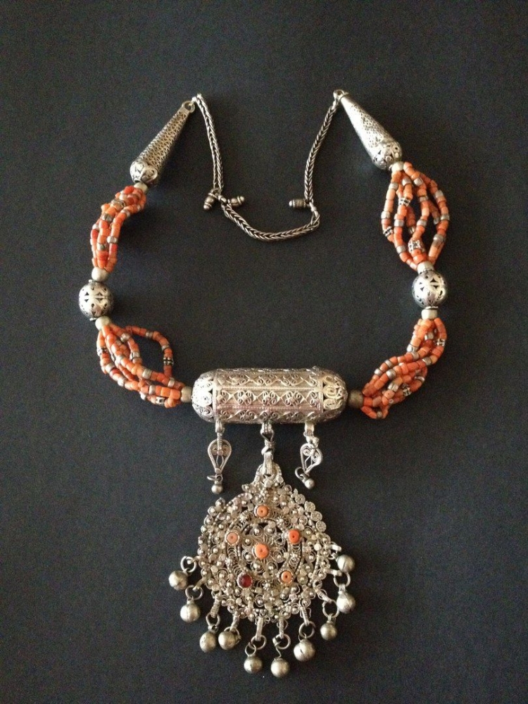 Индийские этнические украшения