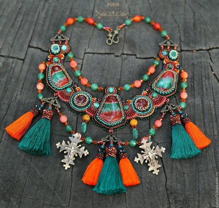Этнические украшения бисер