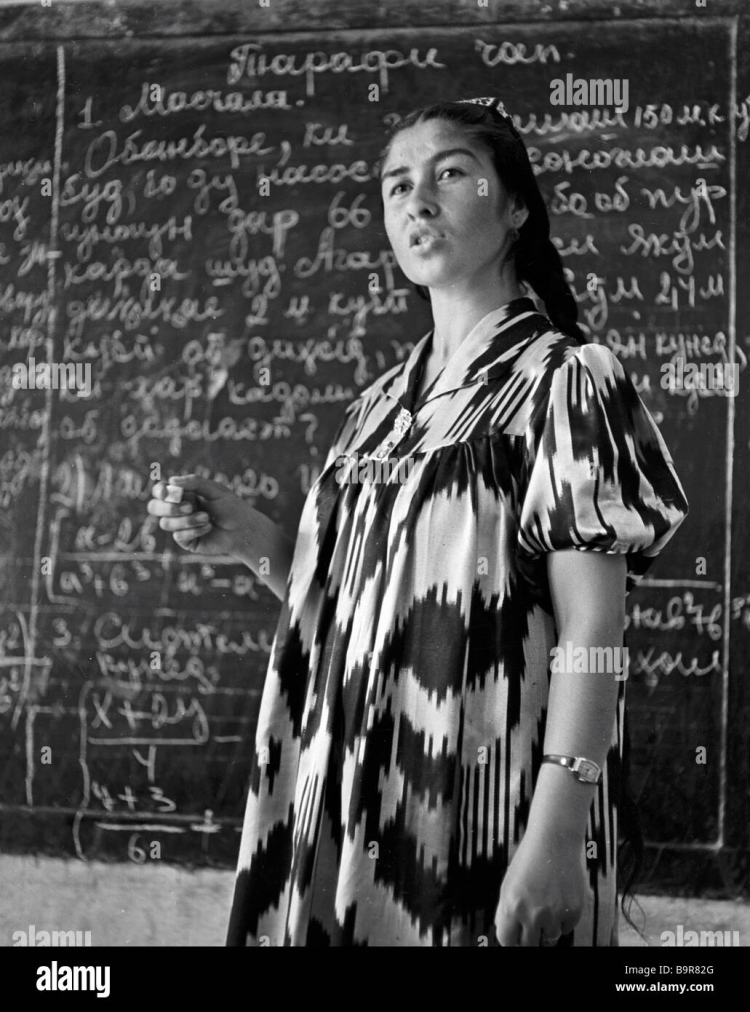 Советская красивая учительница