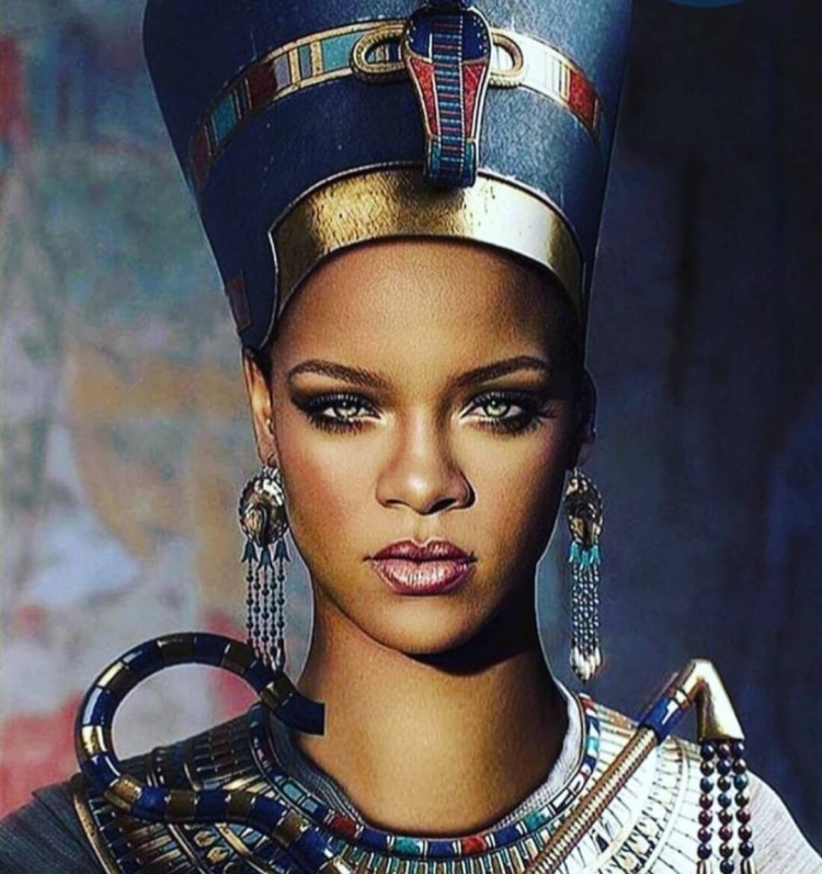 Рианна Нефертити