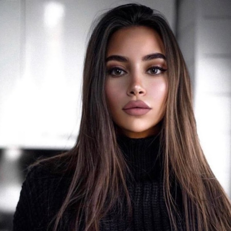 Энн Хэтэуэй симметричное лицо