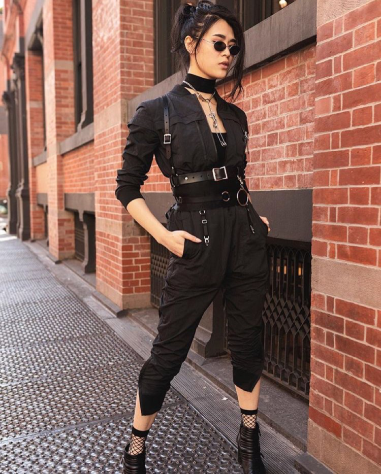 Женские образы с портупеей