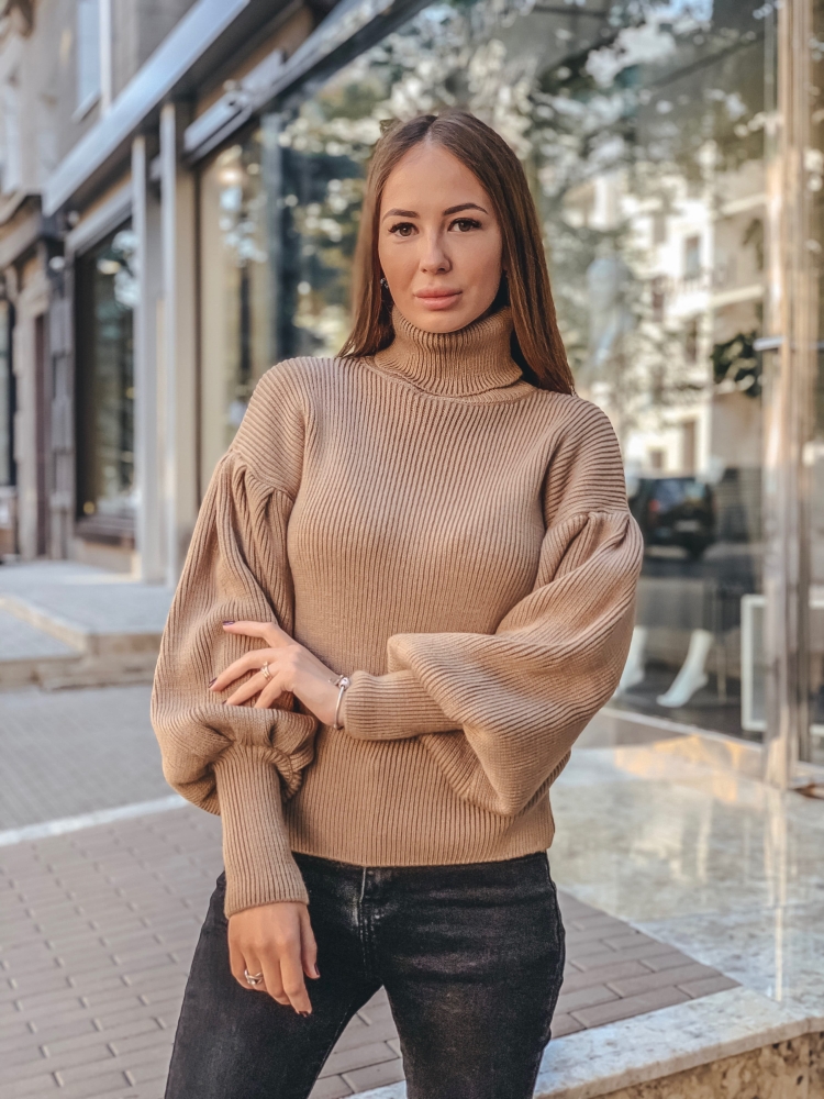 Джемпер с объемными рукавами