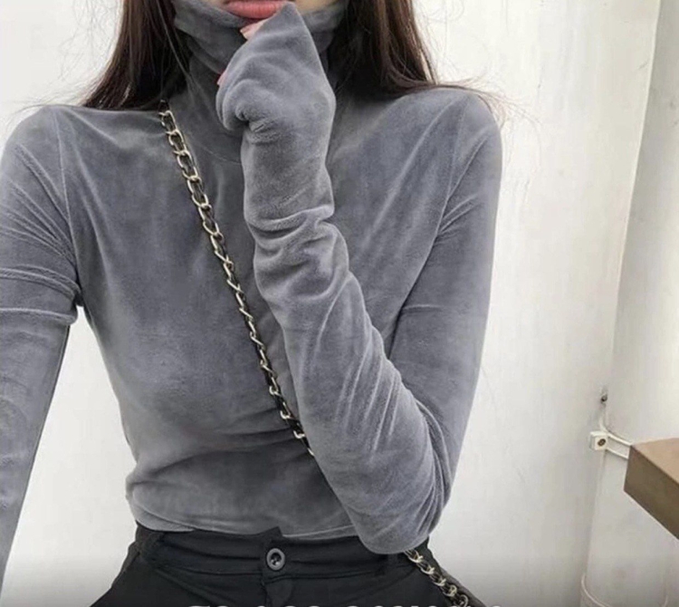 Велюровая водолазка