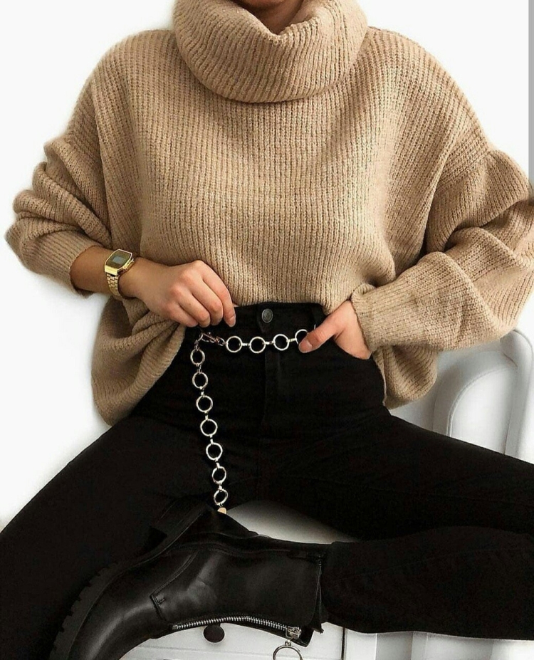 Свитер оверсайз с горлом