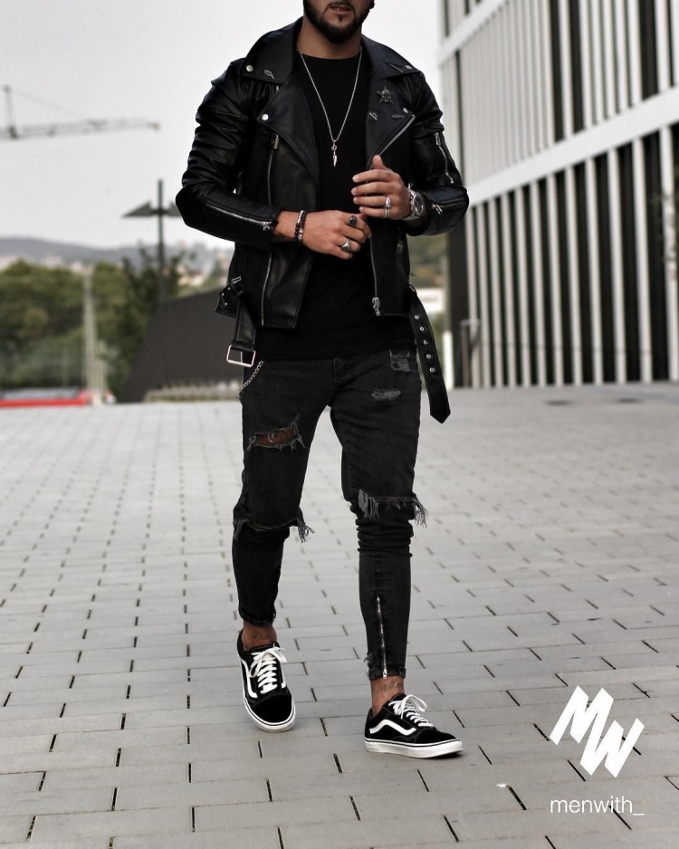 Джоггеры с кожаной курткой