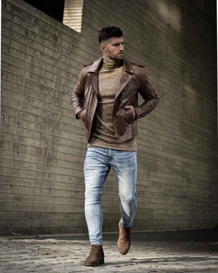 Коричневая кожаная куртка мужская и шапка