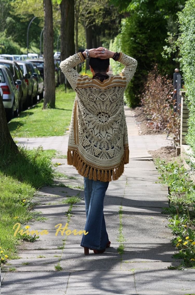 Ажурный жилет на платье бохо