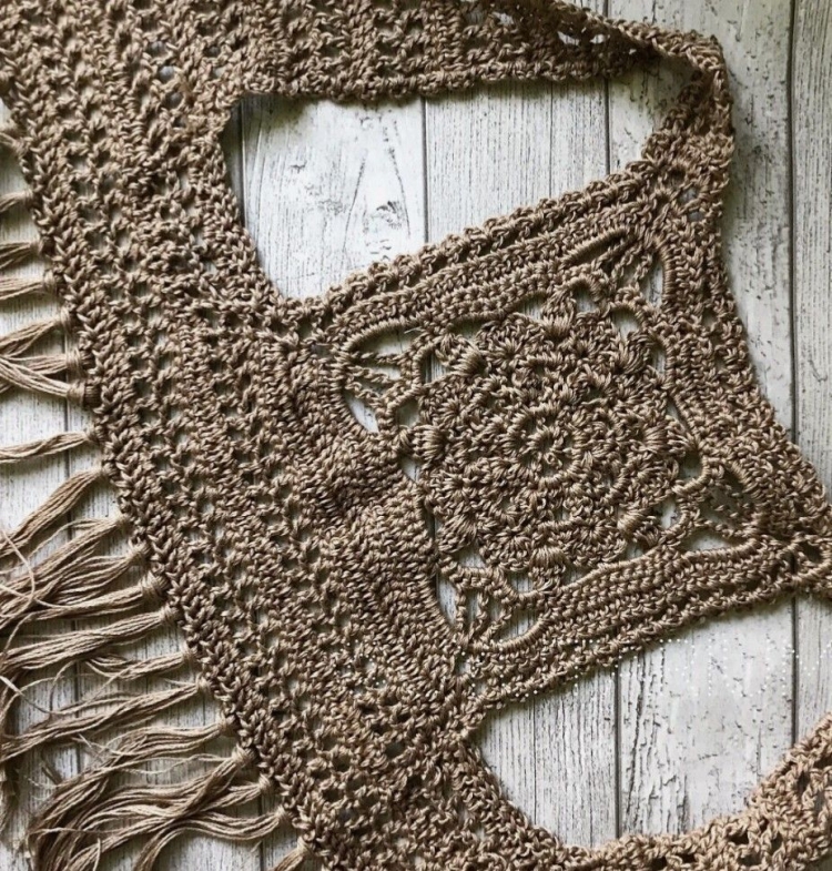 Жилет в стиле бохо крючком