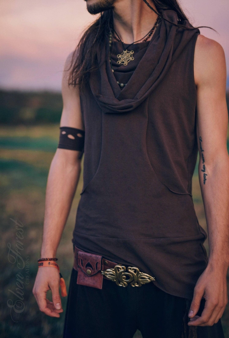 Яркая рубашка