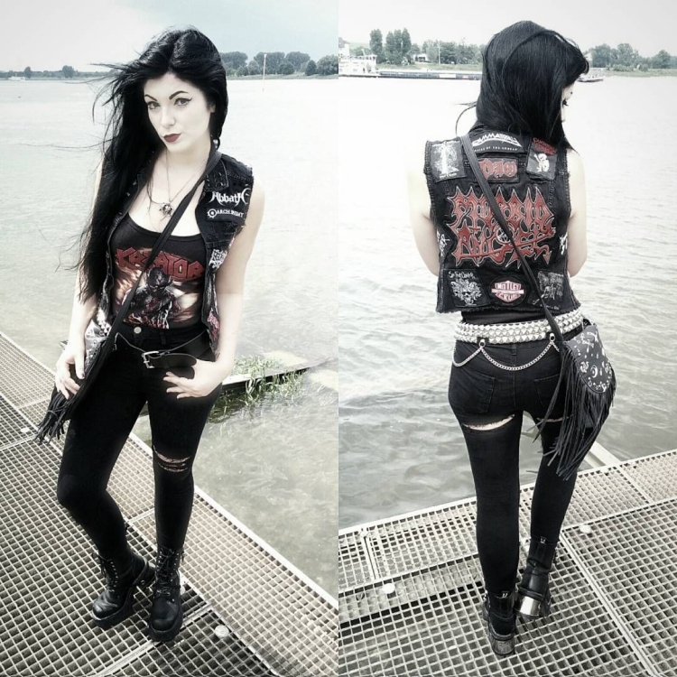 Металлисты одежда девушки