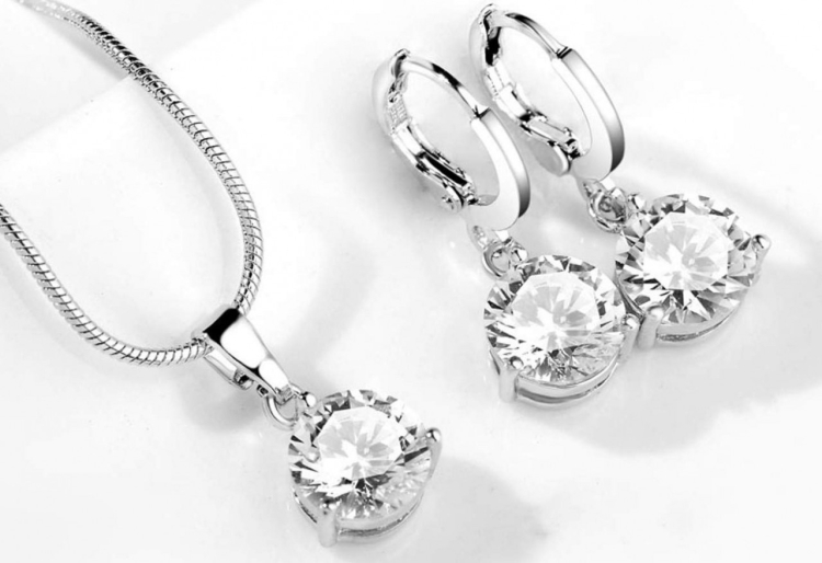 Красивые серебряные украшения