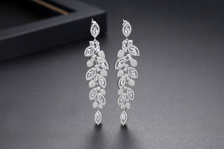 Красивые серьги на свадьбу