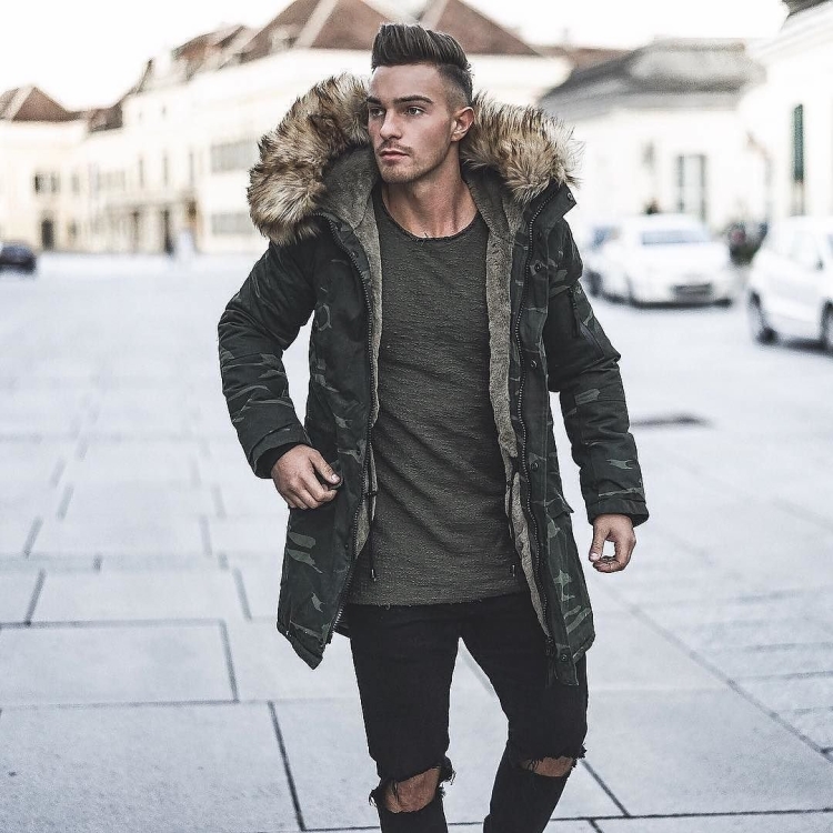 Мужик в шубе