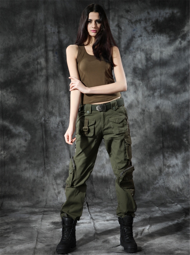 Женский образ в берцах