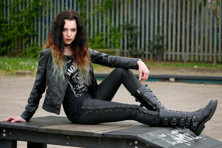 Стиль одежды с берцами