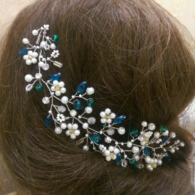Украшения для волос из бисера