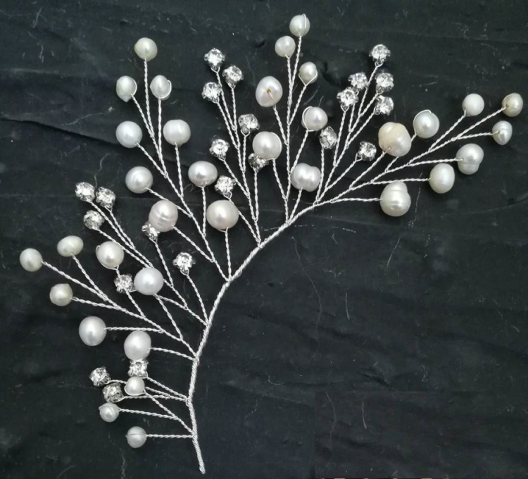 Украшения для волос из бисера