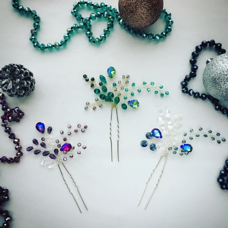 Украшения для волос из бисера