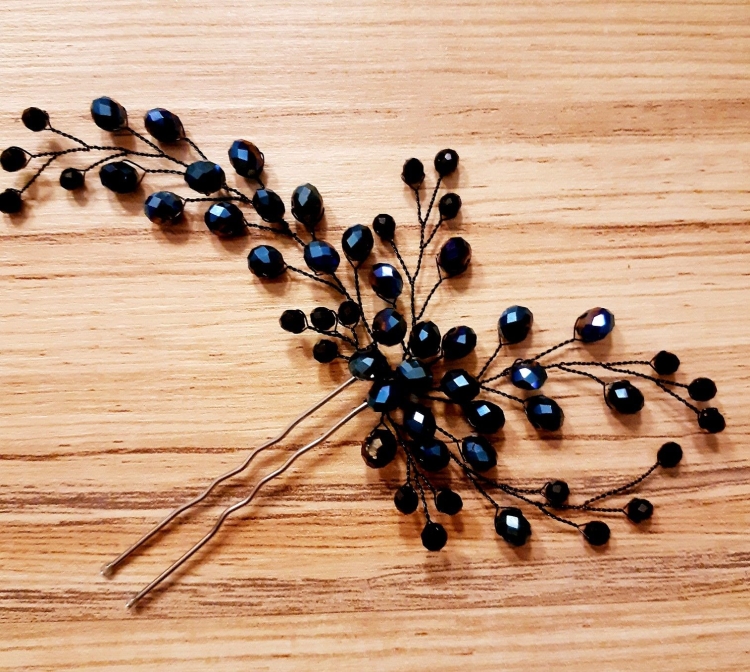 Украшения для волос из бисера