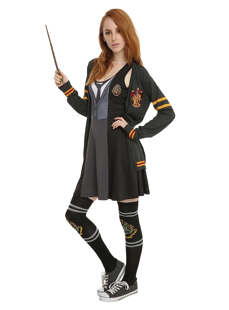 Гарри Поттер в форме Гриффиндора