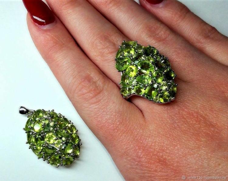 Маникюр под кольцо с хризолитом