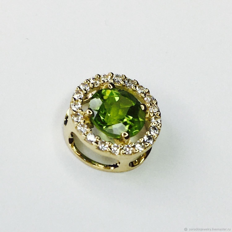 Кулон с хризолитом