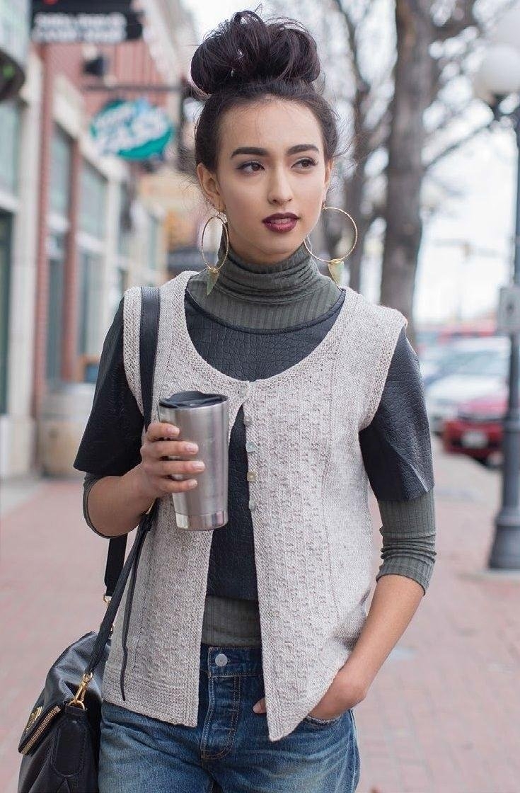 Образы с вязаным жилетом