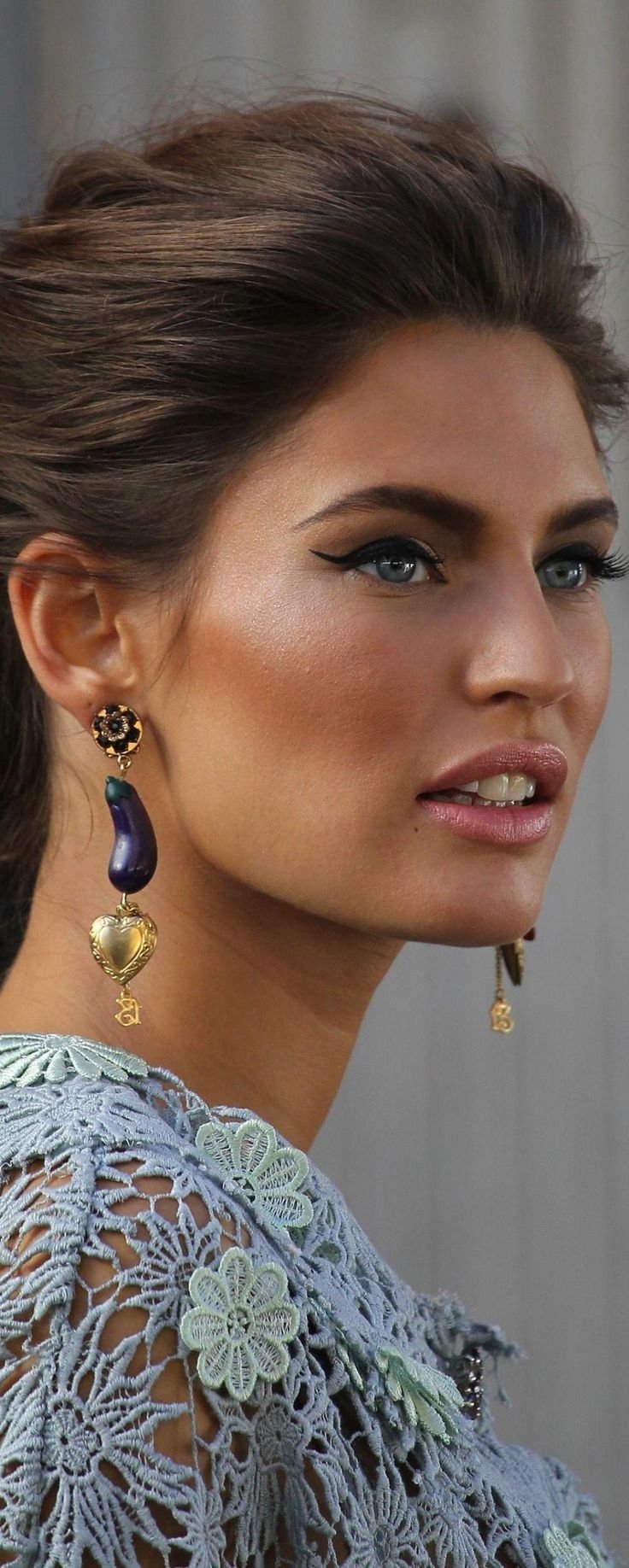 Прическамна кудрявые волосы