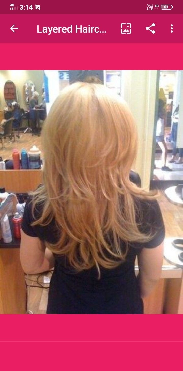 Стрижка Каскад на средние волосы со спины