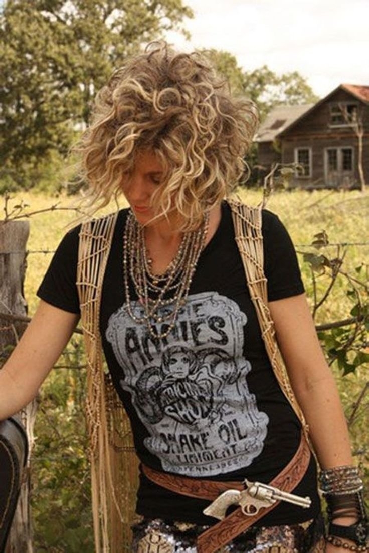 Кара Делевинь панк