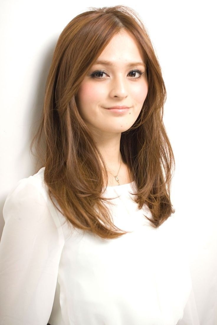 Корейская стрижка женская на средние волосы Каскад