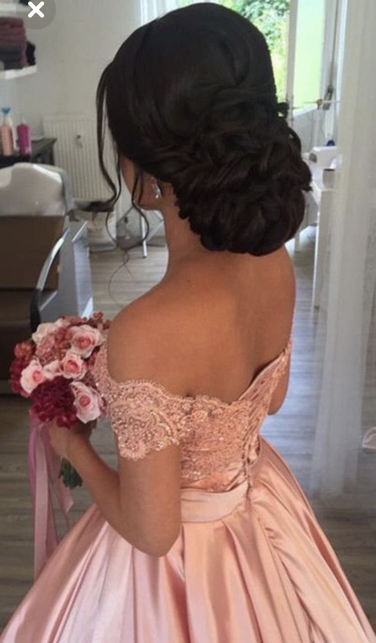 Утонченная прическа к платью