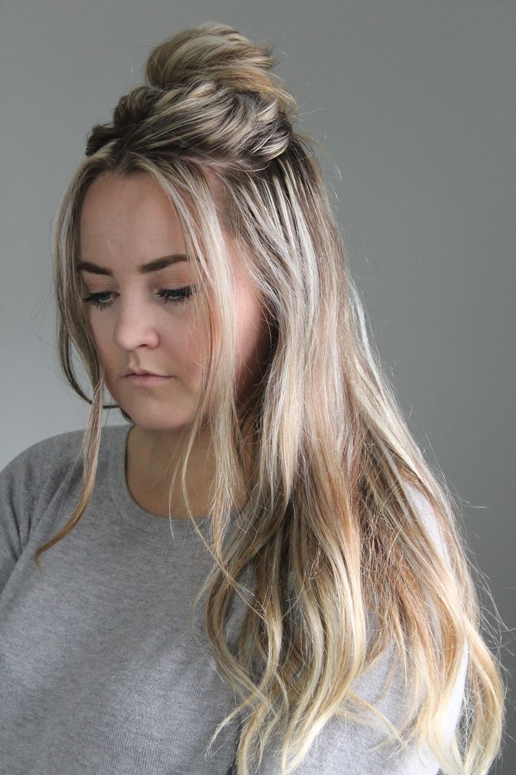 Прическа распущенные волосы и хвостик