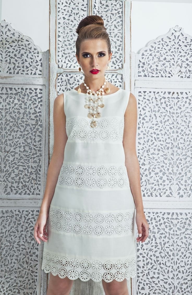Летнее платье с кружевом