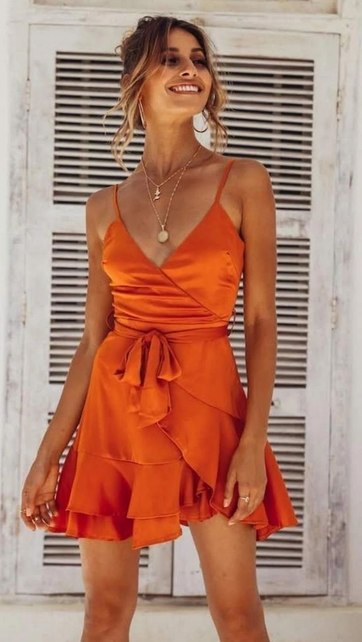 Ярко оранжевое платье