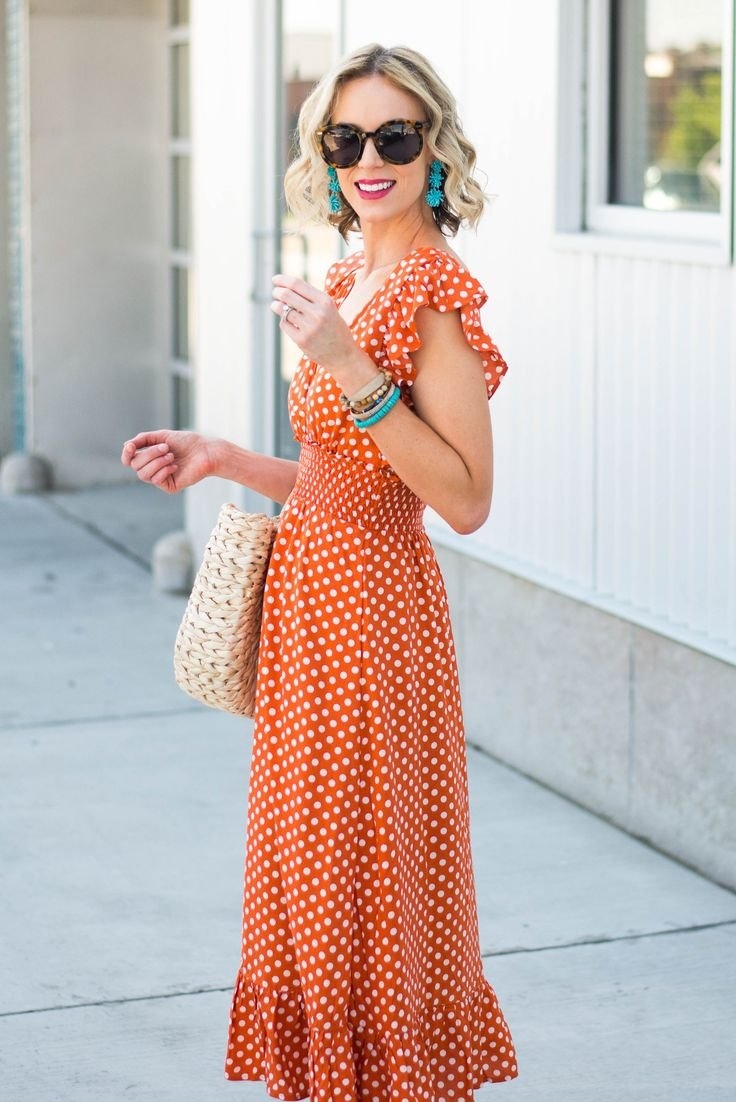 Ярко оранжевое платье