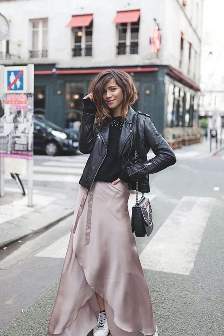 Длинная юбка с кожаной курткой
