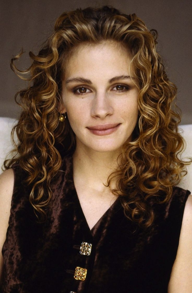 Джулия Робертс с кудрявыми волосами