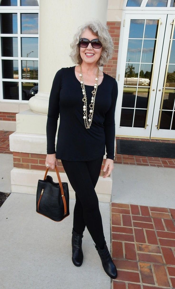 Черное платье для пожилых