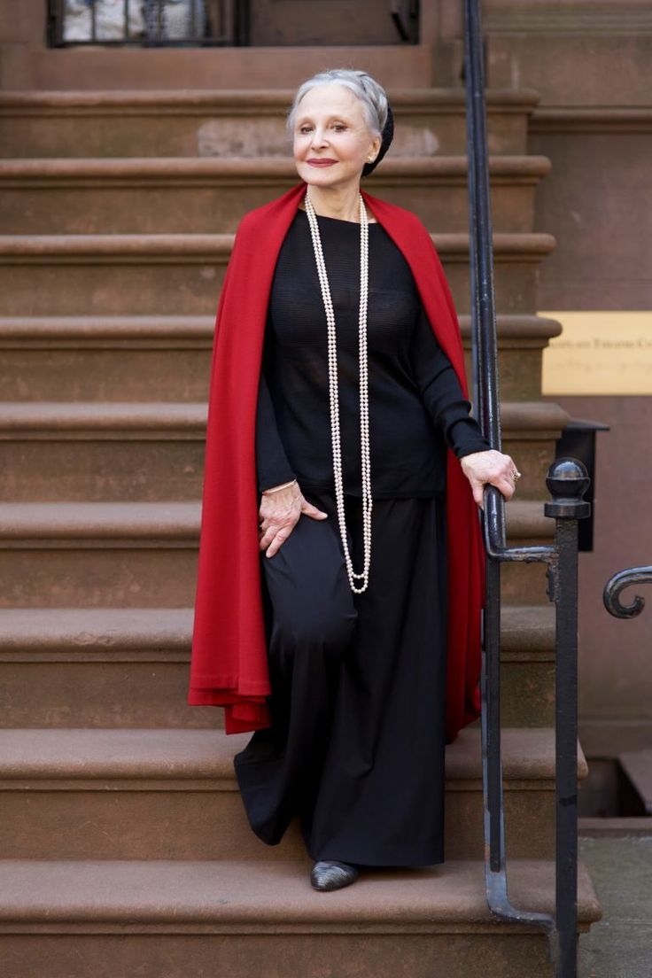 80 Летняя модель Кармен Делль