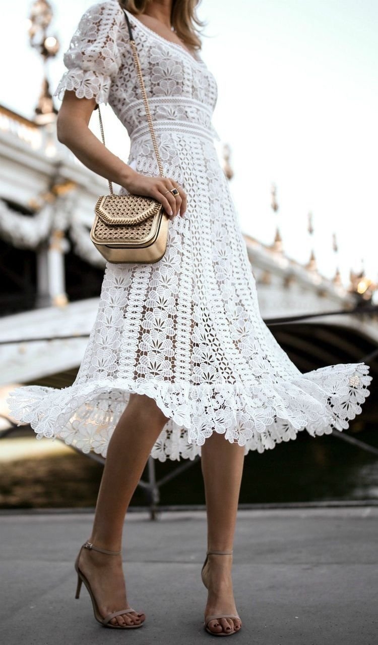 Вязаное кружевное платье